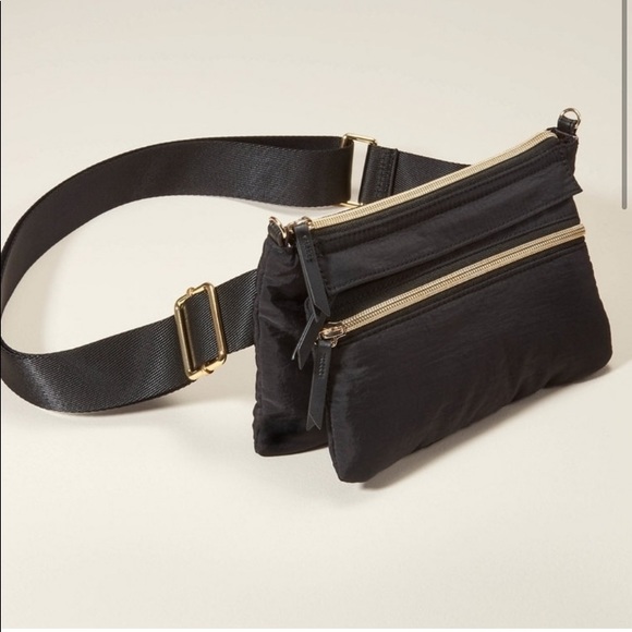 :: Stella & Dot 4-in-1 Zip-it Convertible Crossbody/Belt/Fanny Bag Black & Gold - Picture 4 of 11